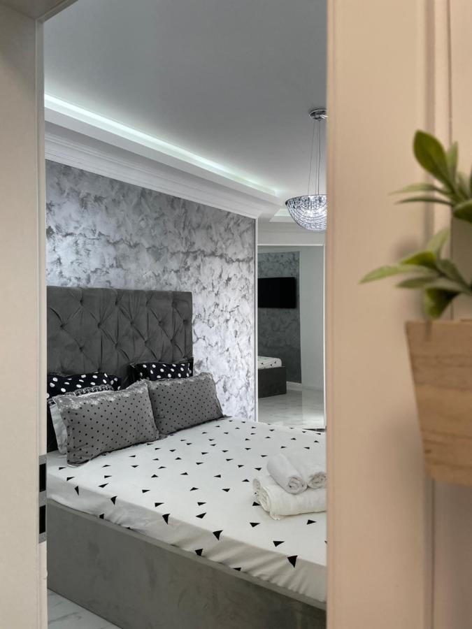 Appartement Ayan-Ayaz Luxury à Năvodari Extérieur photo