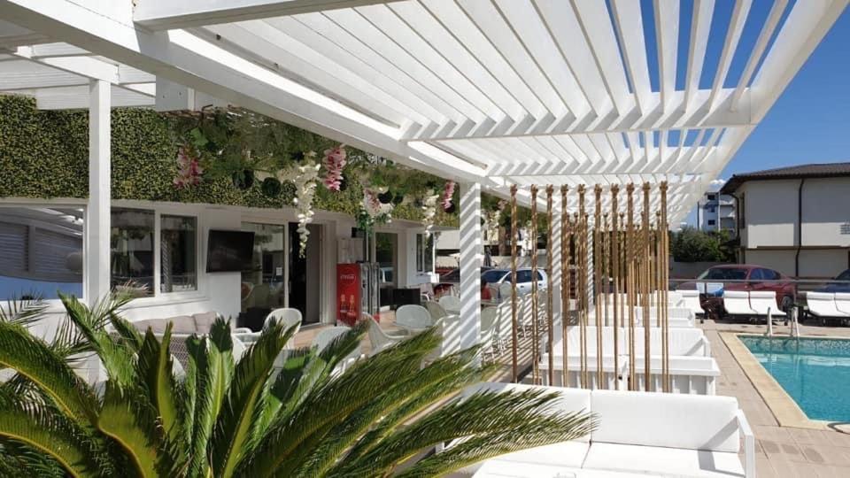 Appartement Ayan-Ayaz Luxury à Năvodari Extérieur photo
